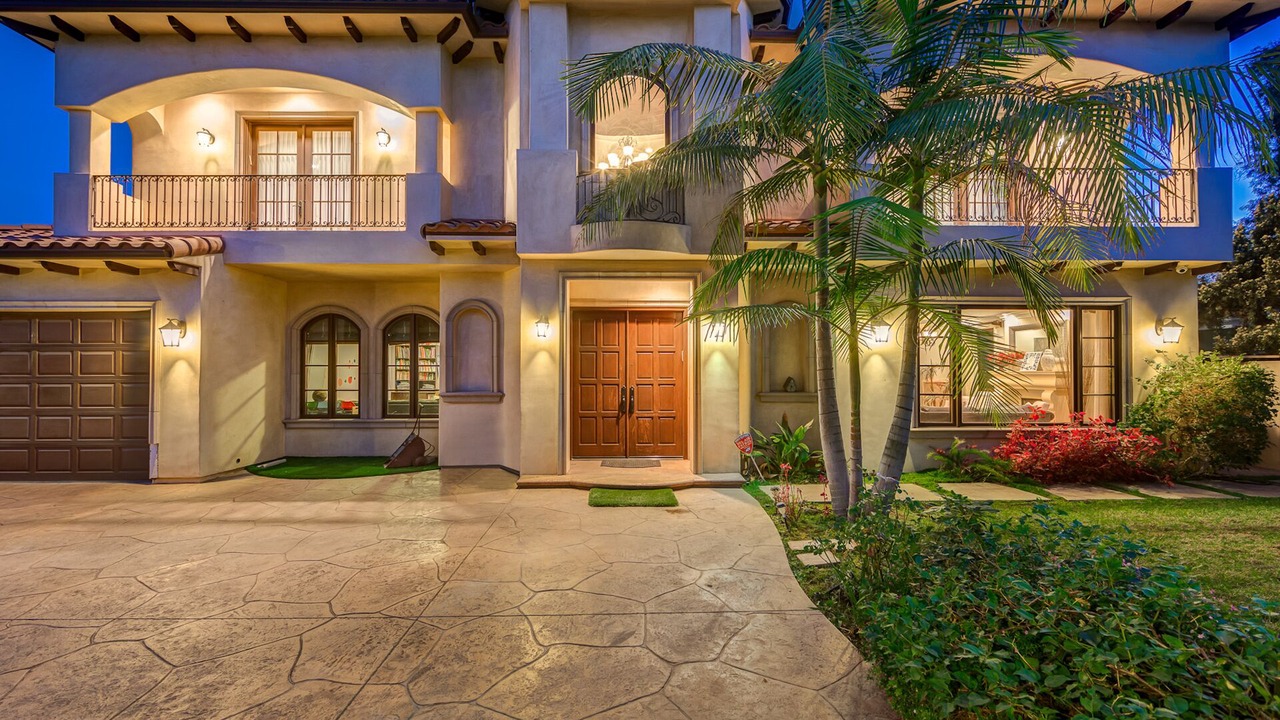 Photo of Outdoor in Valley Glen