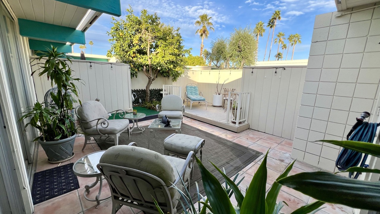 Photo of Patio Balcony in Twin Palms