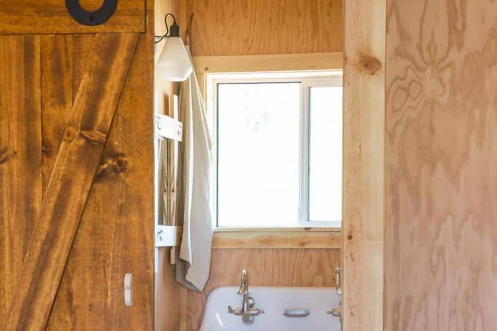 Photo of Bathroom in Groveland