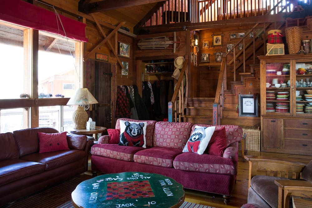 Photo of Bedroom in Groveland
