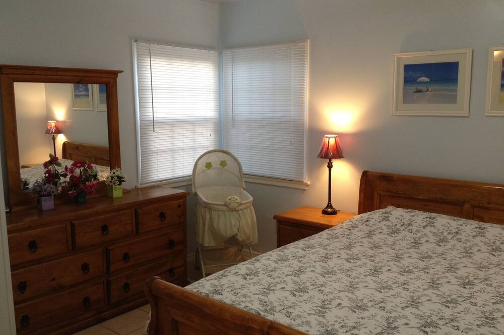 Photo of Bedroom in El Monte
