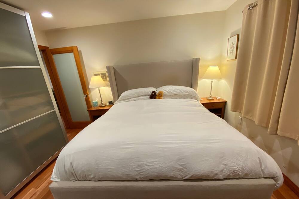Photo of Bedroom in Marina Peninsula