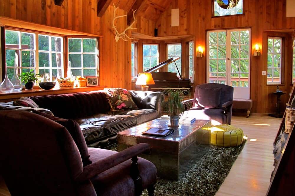 Photo of Livingroom in Point Reyes Station
