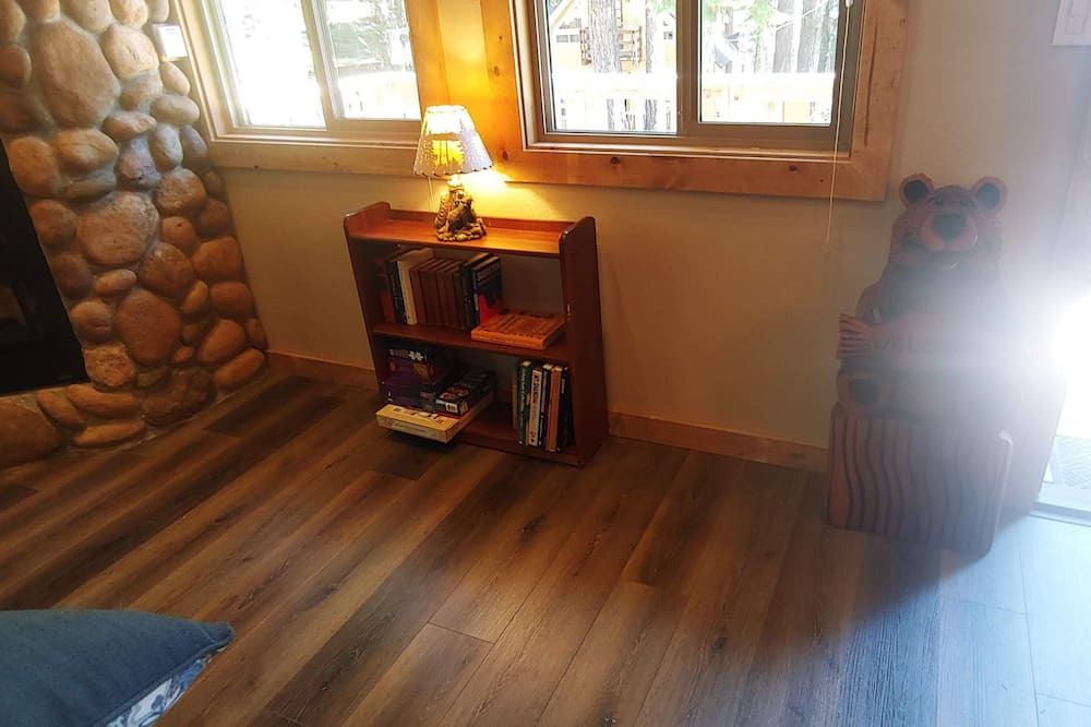 Photo of Livingroom in North Upper Truckee