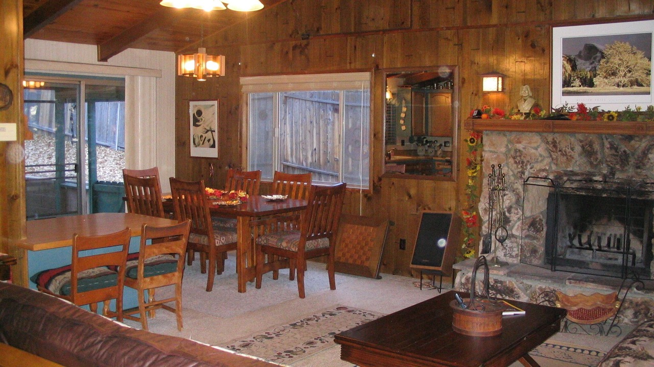 Photo of Livingroom in Wrightwood