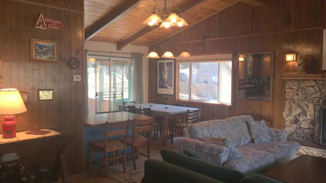 Photo of Livingroom in Wrightwood