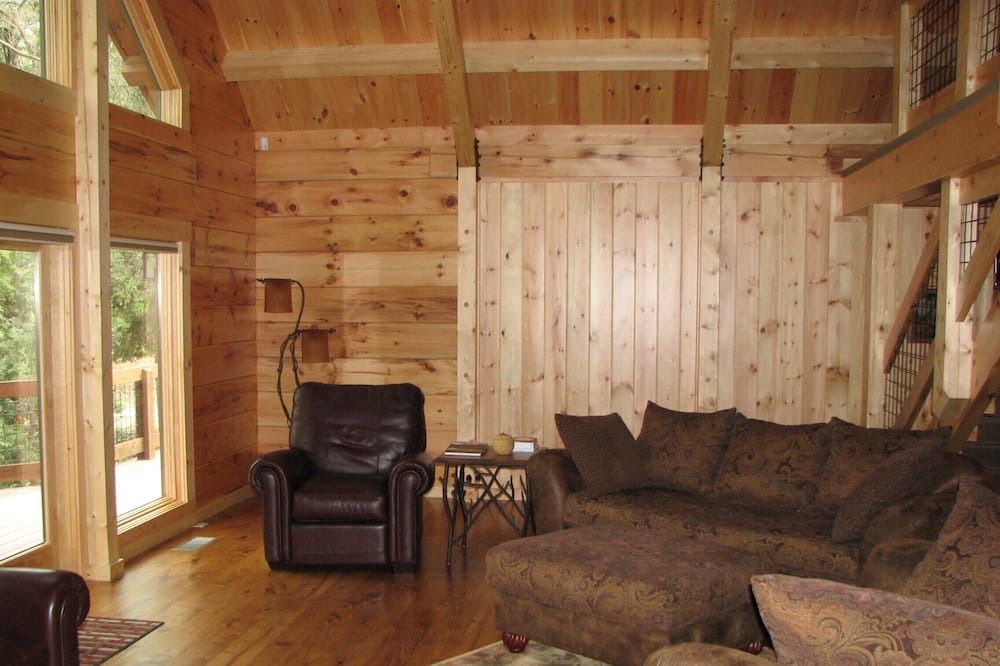 Photo of Livingroom in Mono Vista