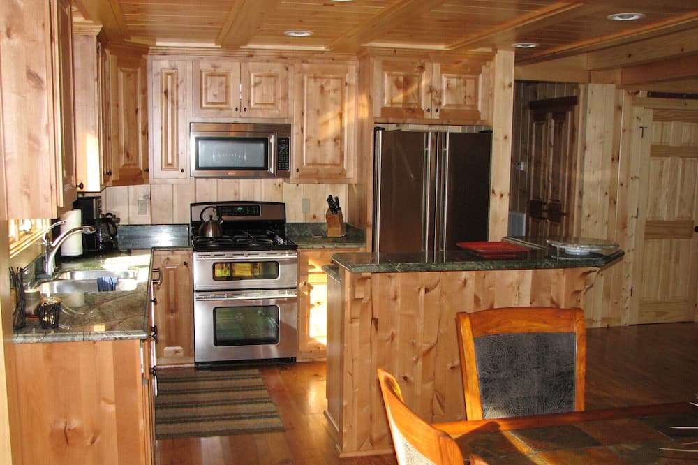 Photo of Kitchen in Mono Vista