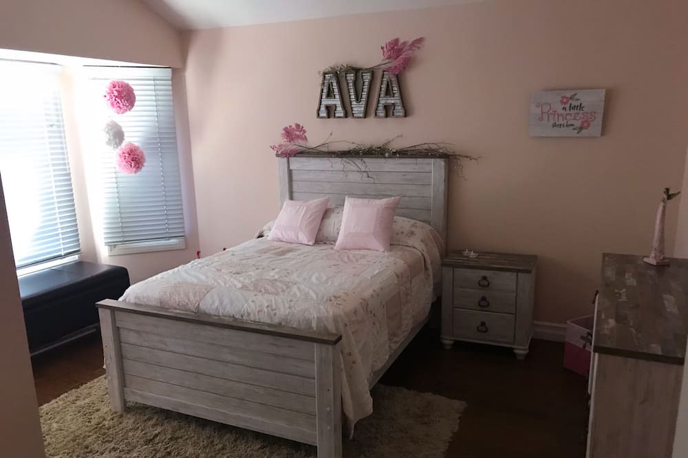 Photo of Bedroom in Laguna Niguel