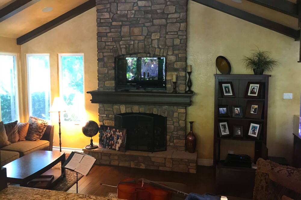 Photo of Bedroom in Laguna Niguel