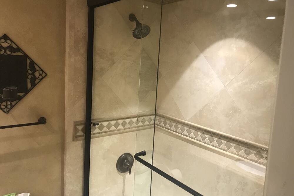 Photo of Bathroom in Laguna Niguel