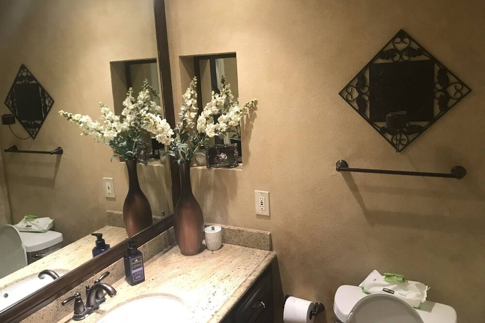 Photo of Bathroom in Laguna Niguel