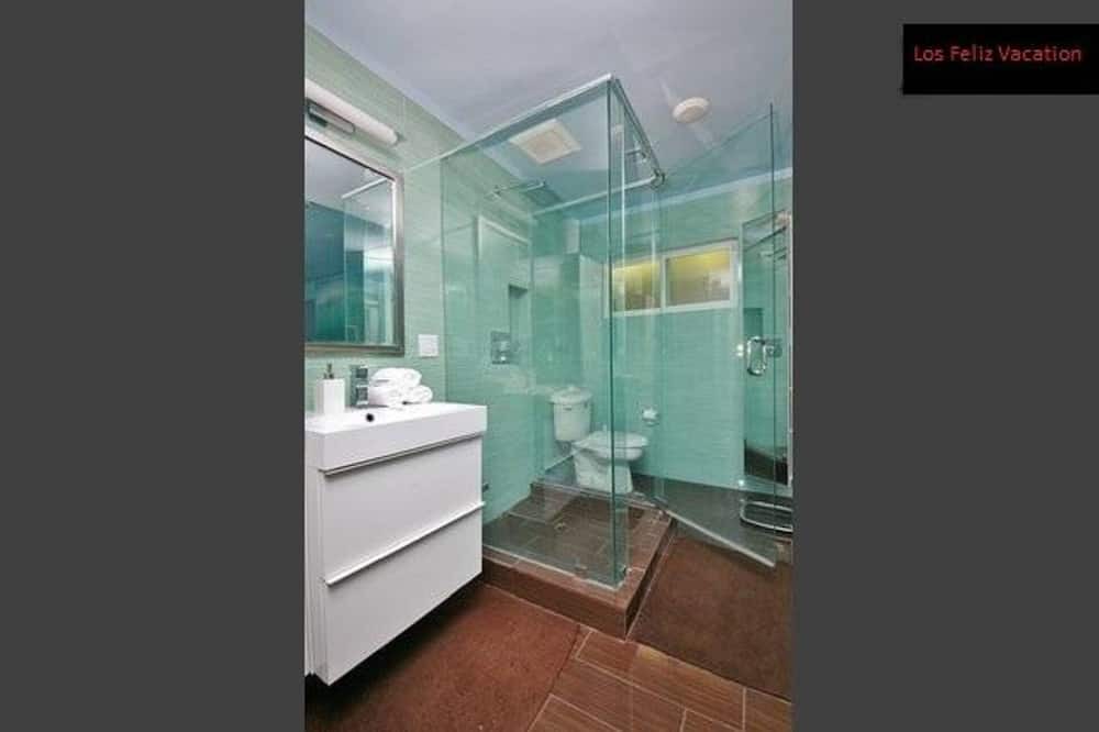 Photo of Bathroom in Los Feliz