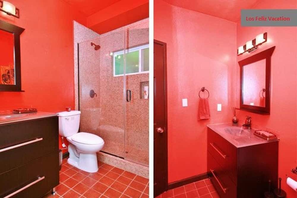 Photo of Bathroom in Los Feliz