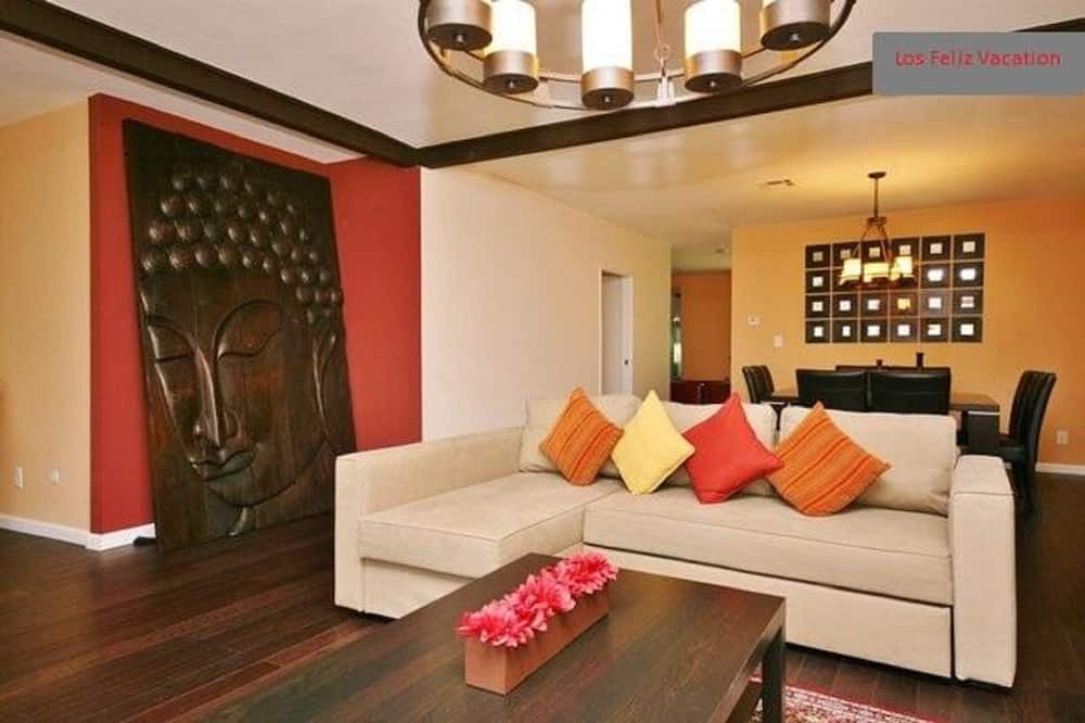 Photo of Livingroom in Los Feliz