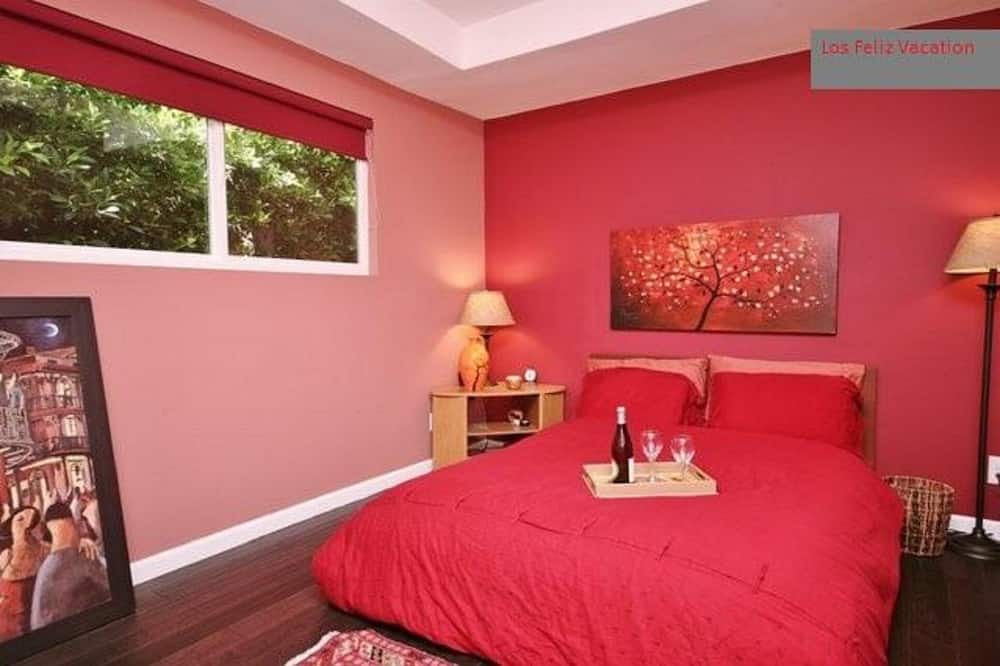 Photo of Bedroom in Los Feliz