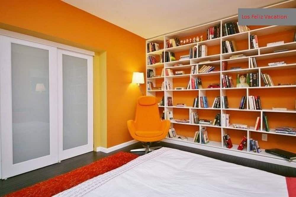 Photo of Bedroom in Los Feliz