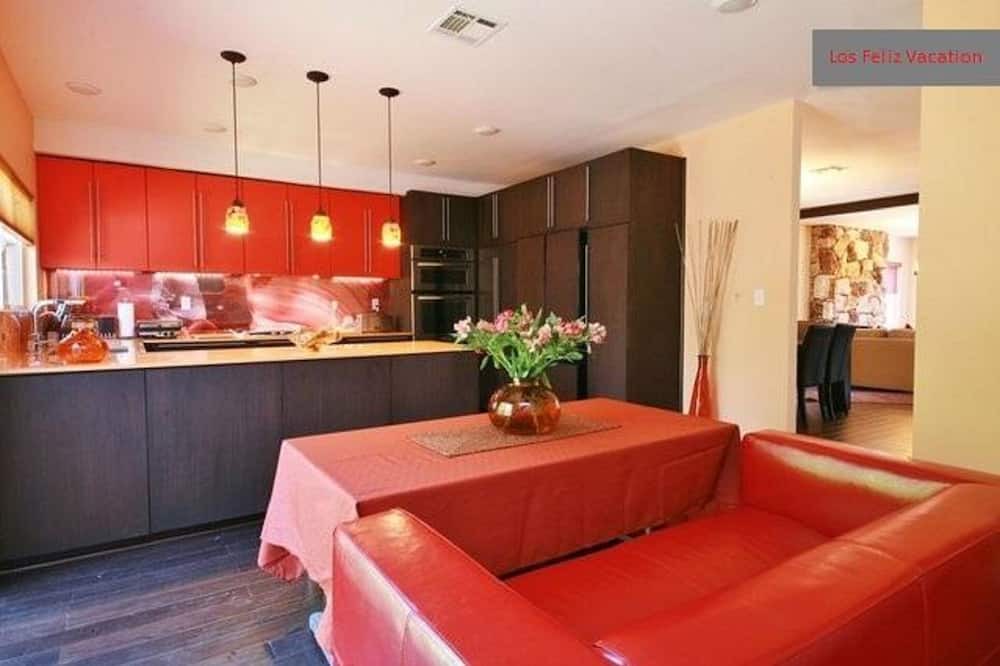 Photo of Bedroom in Los Feliz