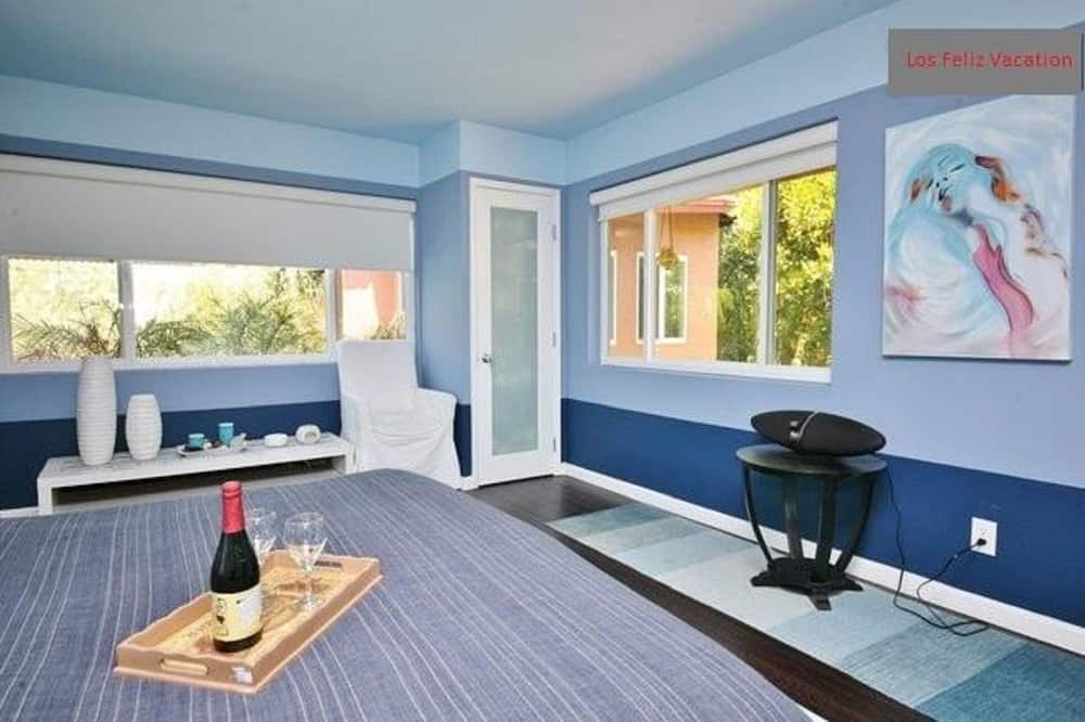 Photo of Bedroom in Los Feliz