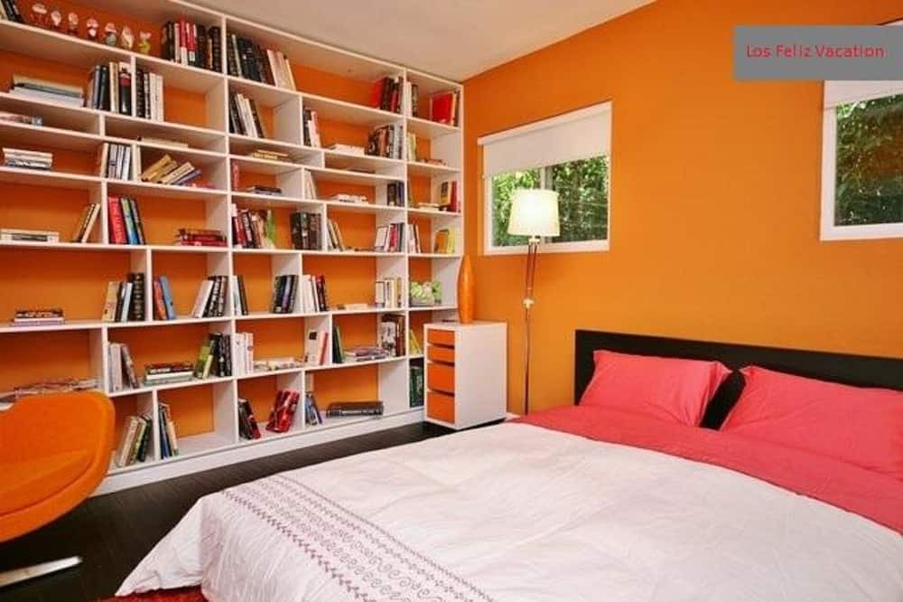 Photo of Bedroom in Los Feliz