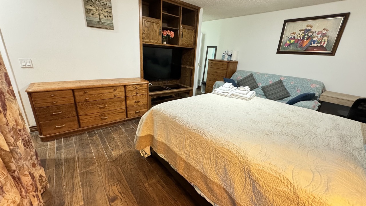 Photo of Bedroom in Azusa