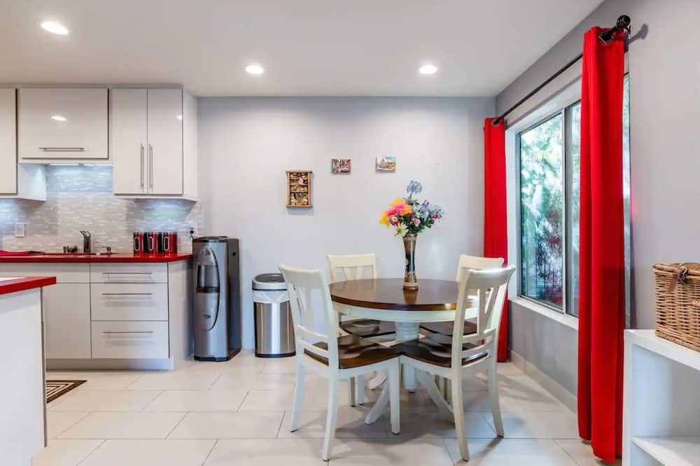 Photo of Kitchen in Studio City