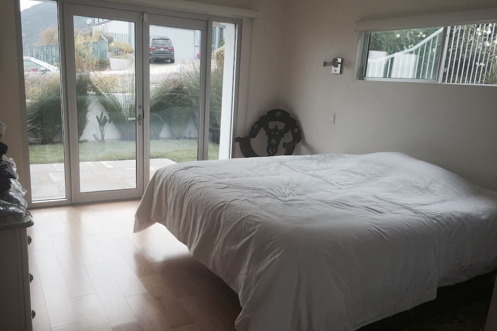 Photo of Bedroom in Malibu