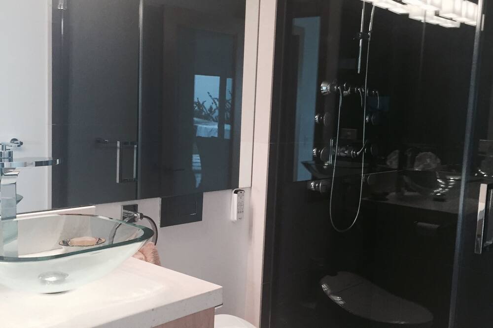 Photo of Bathroom in Malibu