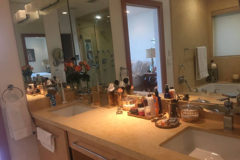 Photo of Bathroom in Malibu