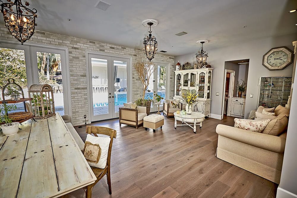 Photo of Livingroom in Coto de Caza
