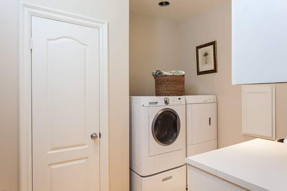 Photo of Bedroom in Lake Forest