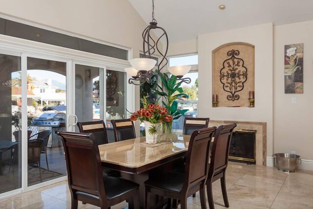 Photo of Livingroom in Lake Forest