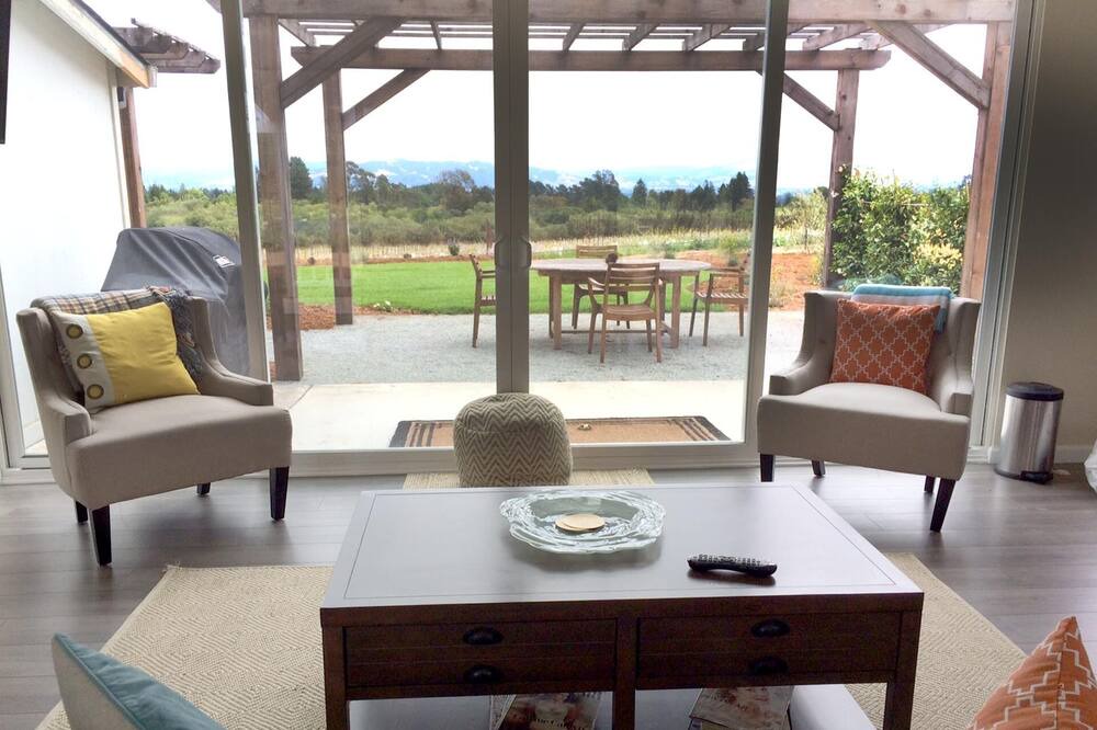Photo of Livingroom in Sebastopol