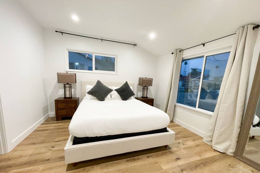 Photo of Bedroom in Burbank