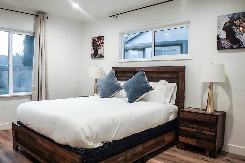 Photo of Bedroom in Burbank