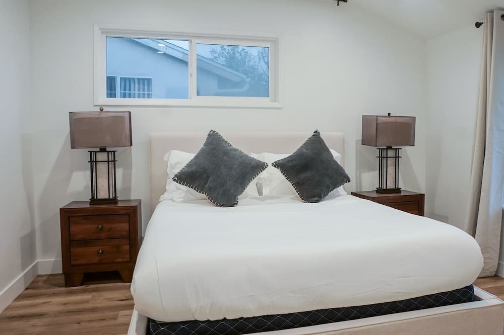 Photo of Bedroom in Burbank