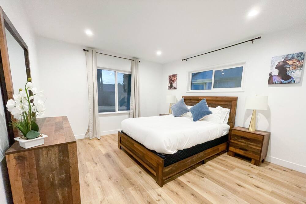 Photo of Bedroom in Burbank