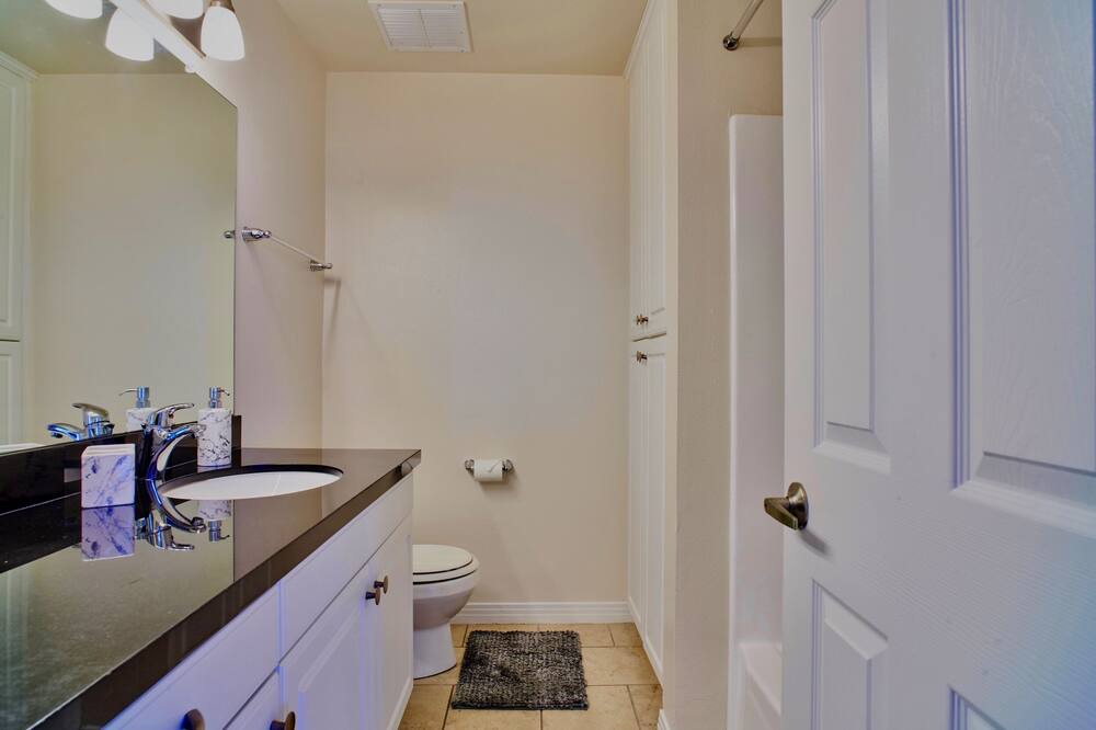 Photo of Bathroom in Marina Peninsula