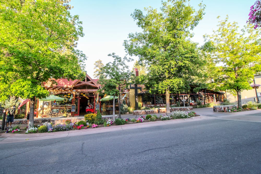 Photo of Outdoor in Summit Estates