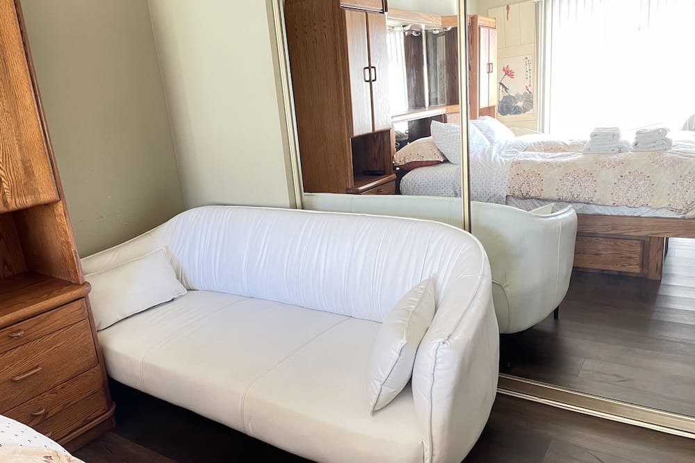 Photo of Bedroom in Azusa