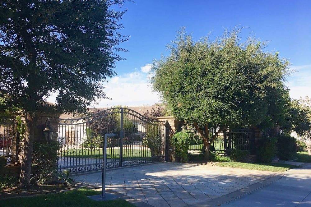 Photo of Others in La Sierra