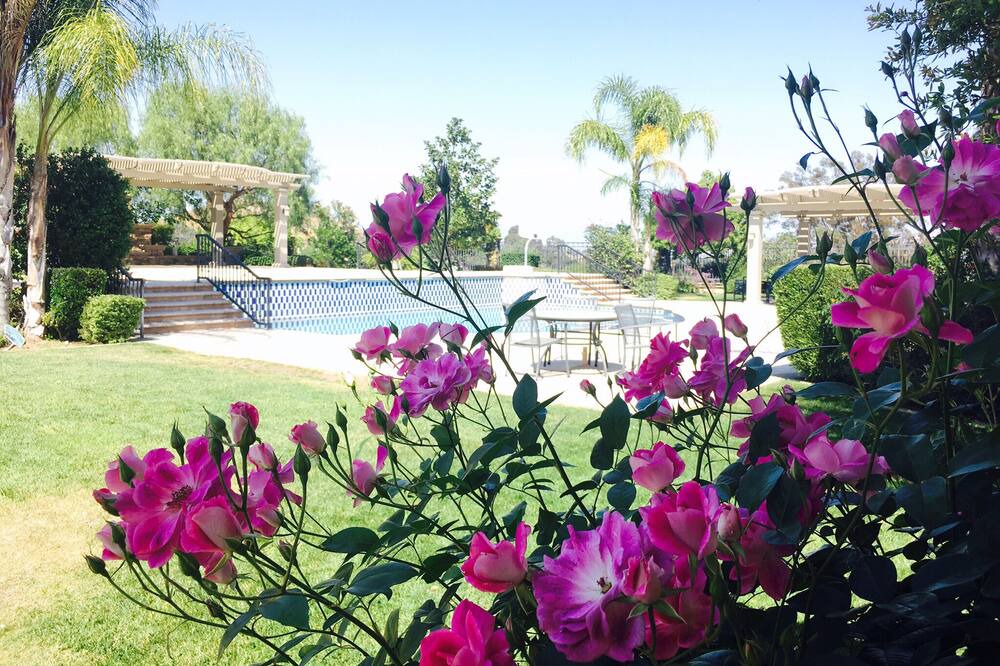 Photo of Outdoor in La Sierra