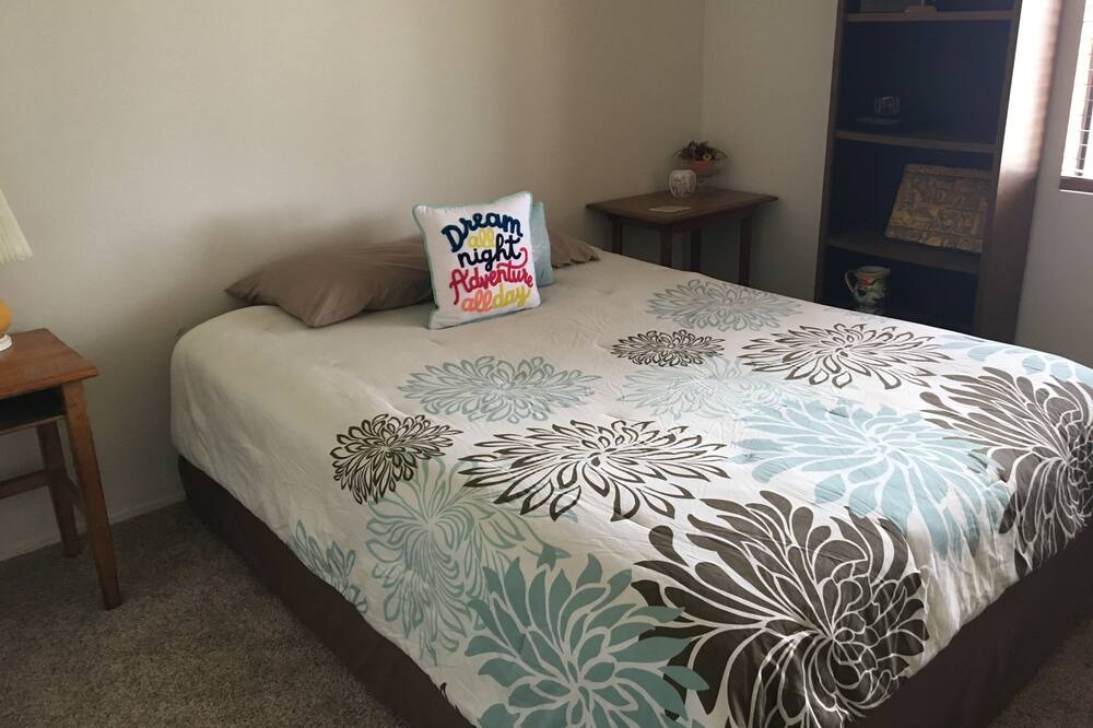 Photo of Bedroom in Palm Desert