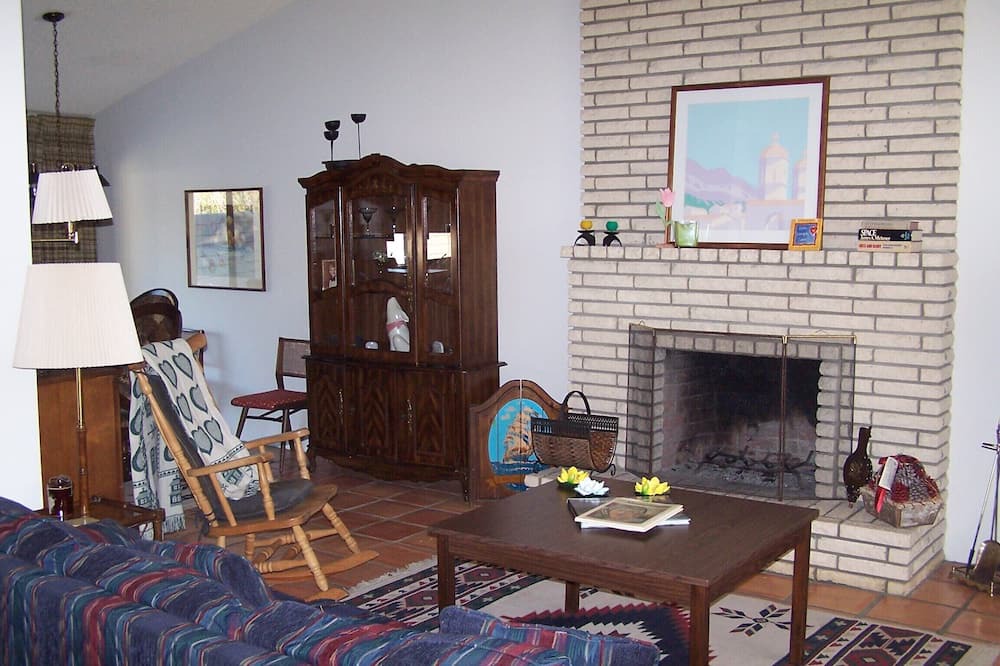 Photo of Livingroom in Palm Desert