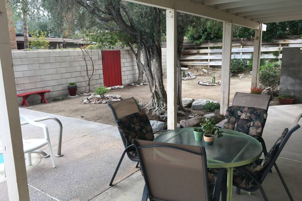 Photo of Patio Balcony in Palm Desert