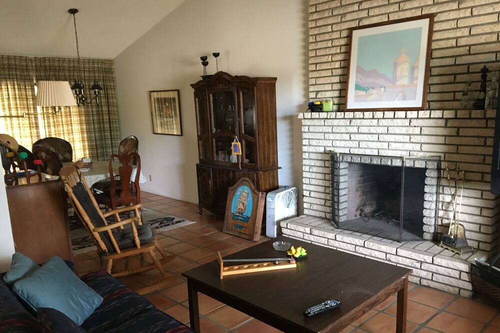 Photo of Livingroom in Palm Desert