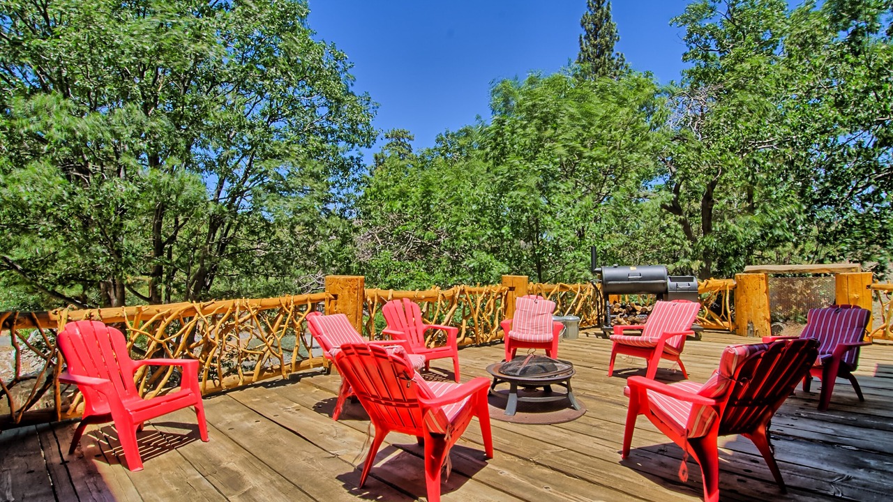 Photo of Patio Balcony in Wrightwood