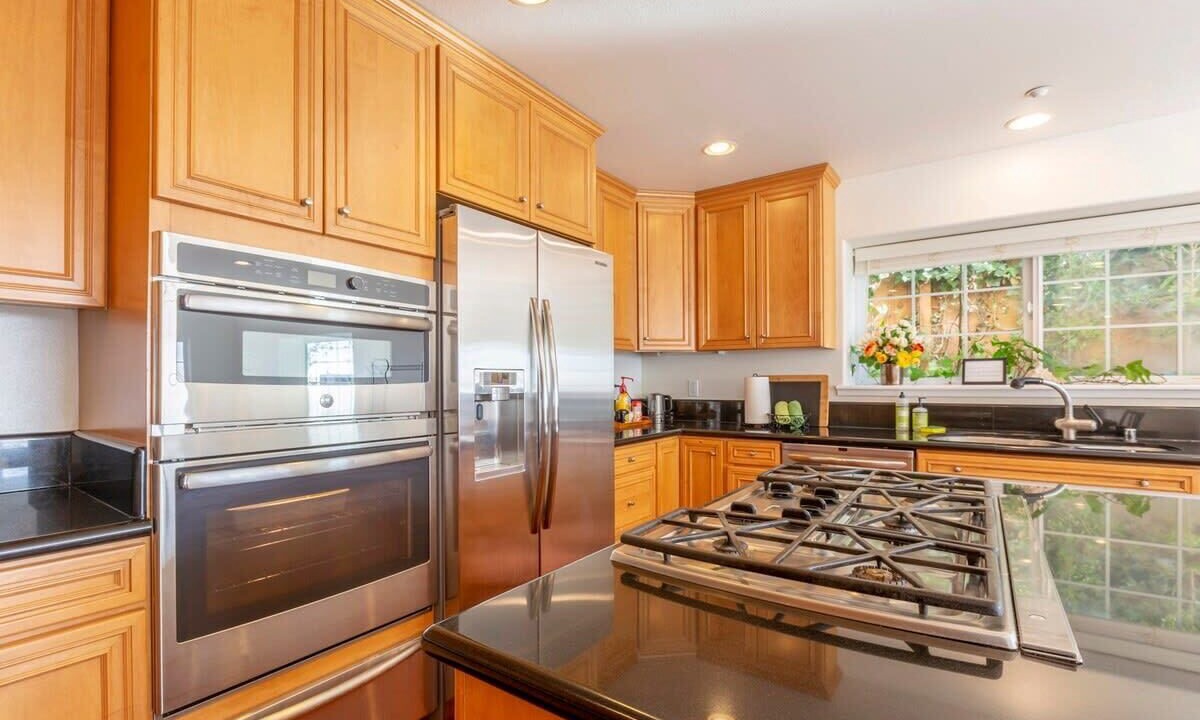 Photo of Kitchen in Edgemar - Pacific Manor