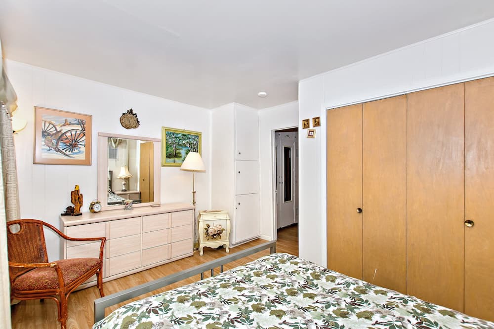 Photo of Bedroom in Crestline