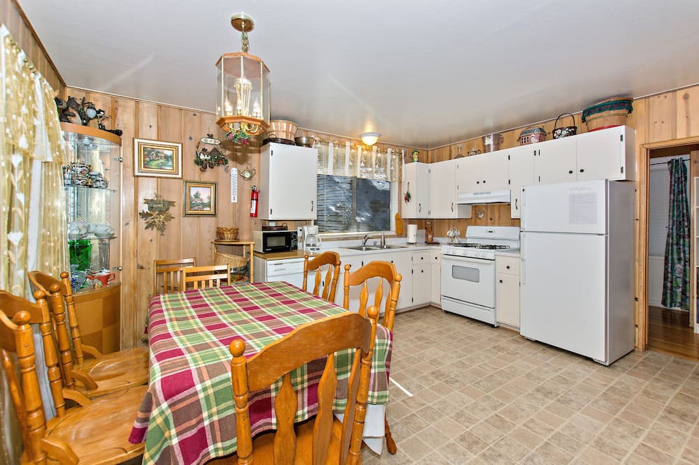 Photo of Kitchen in Crestline